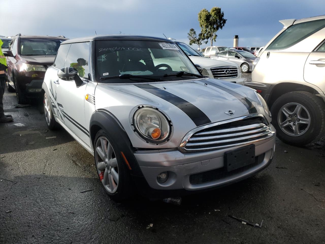 2010 Mini Cooper VIN: WMWMF3C54ATZ24642 Lot: 40553684