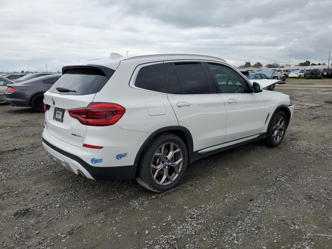 2021 BMW X3 xDrive30E VIN: 5UXTS1C06M9E83229 Lot: 42329924