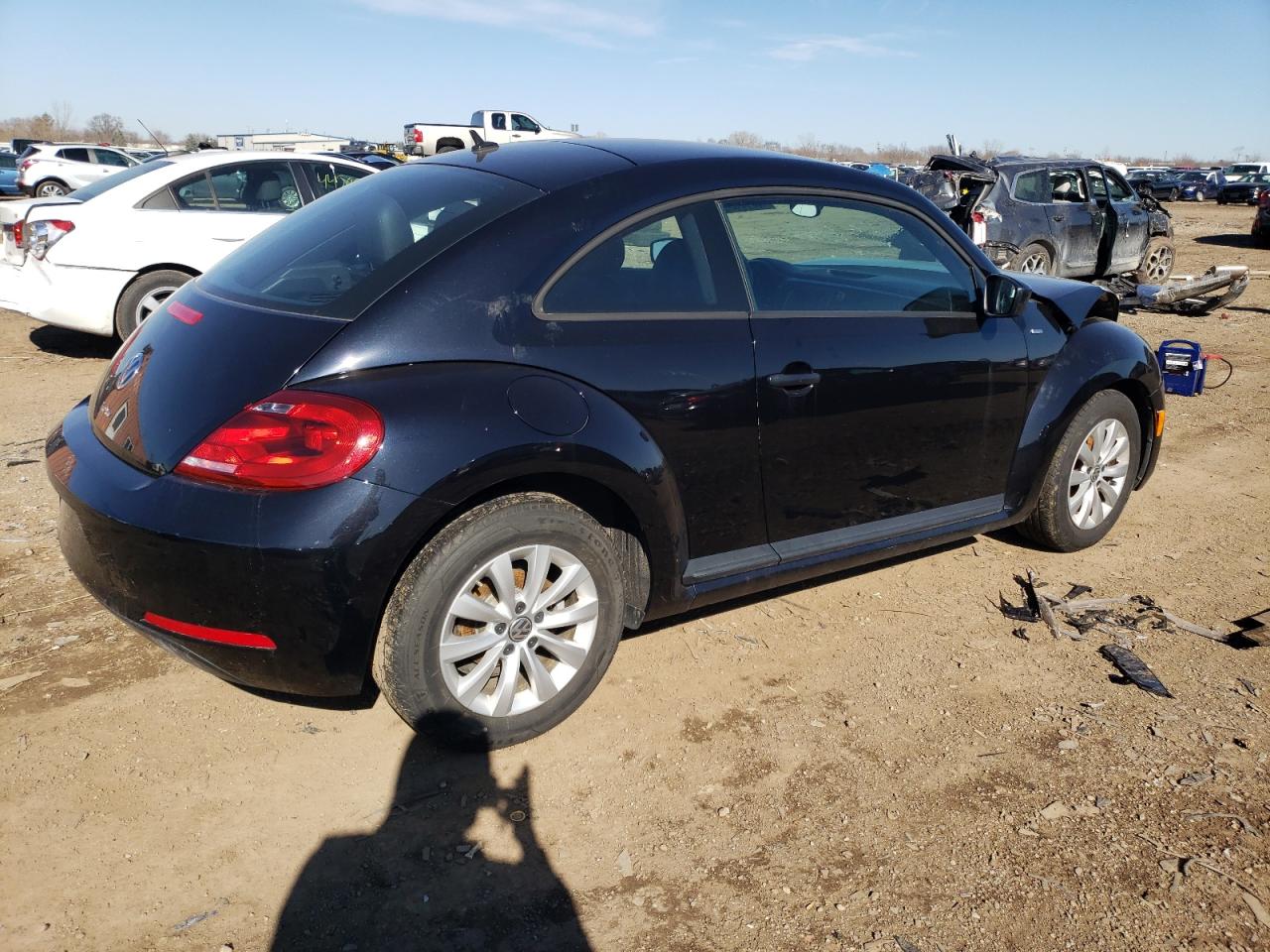 2016 Volkswagen Beetle 1.8T VIN: 3VWF17AT3GM610391 Lot: 43918124