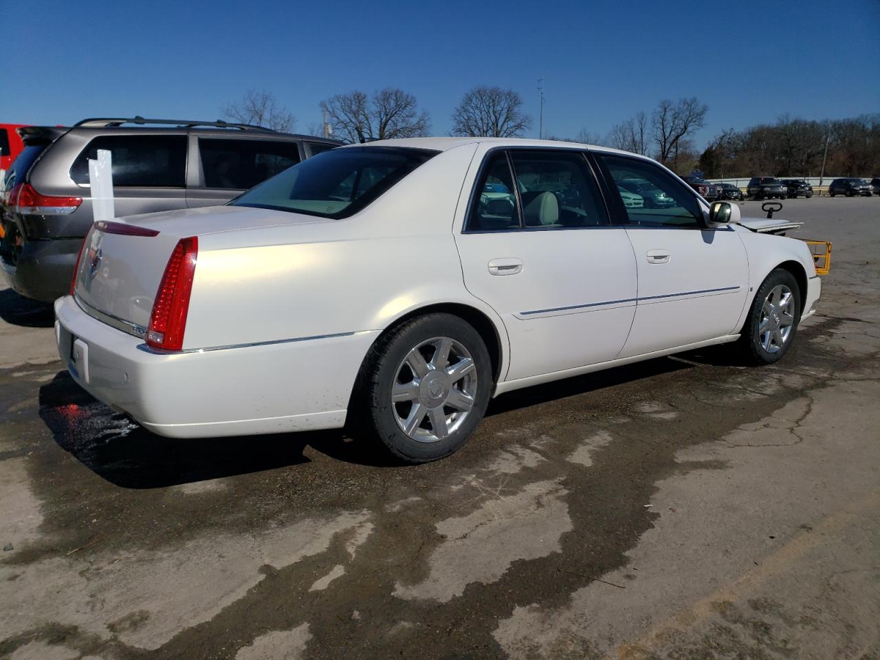 2007 Cadillac Dts VIN: 1G6KD57Y17U158021 Lot: 44775584