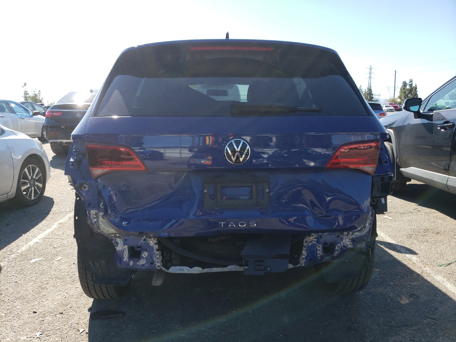 3VVTX7B21NM007366 2022 Volkswagen Taos Se