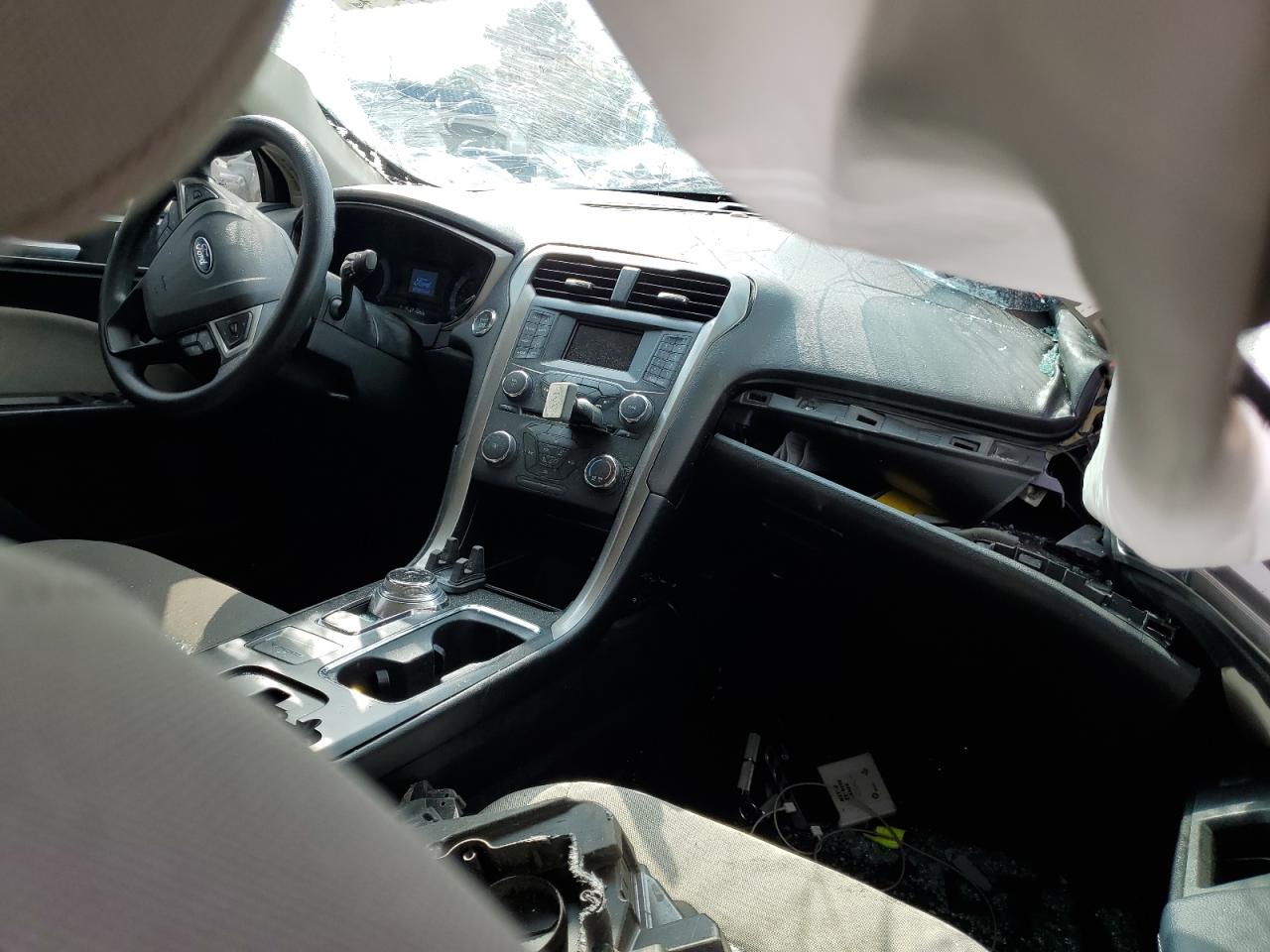 2017 Ford Fusion S VIN: 3FA6P0G72HR358677 Lot: 45022784