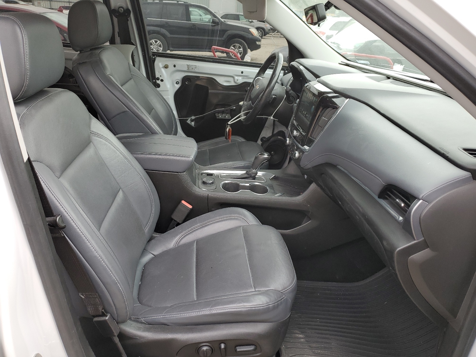 1GNEVJKW6JJ159137 2018 Chevrolet Traverse Premier