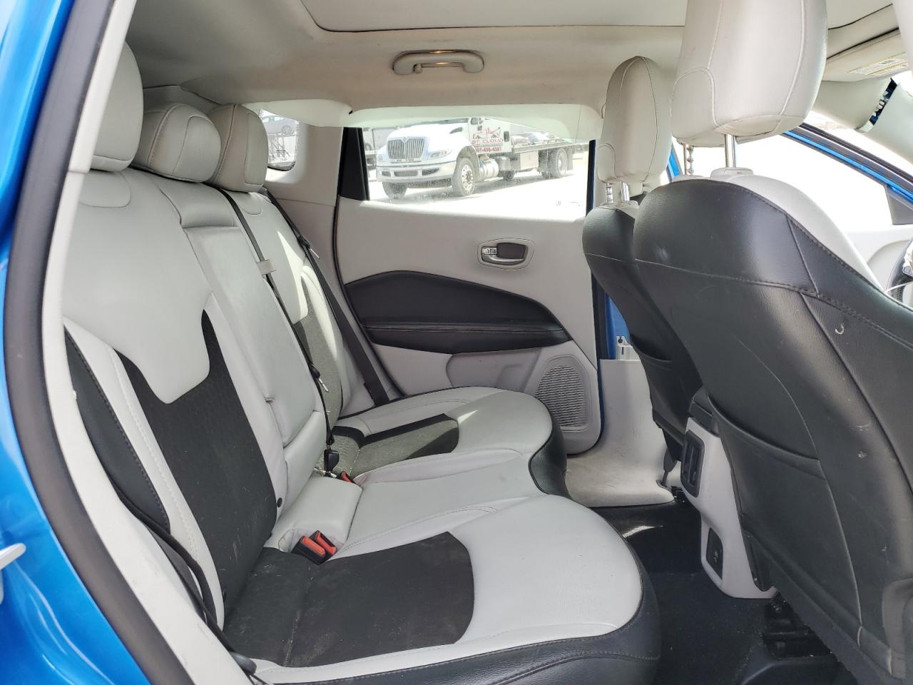 2020 Jeep Compass - Image 11