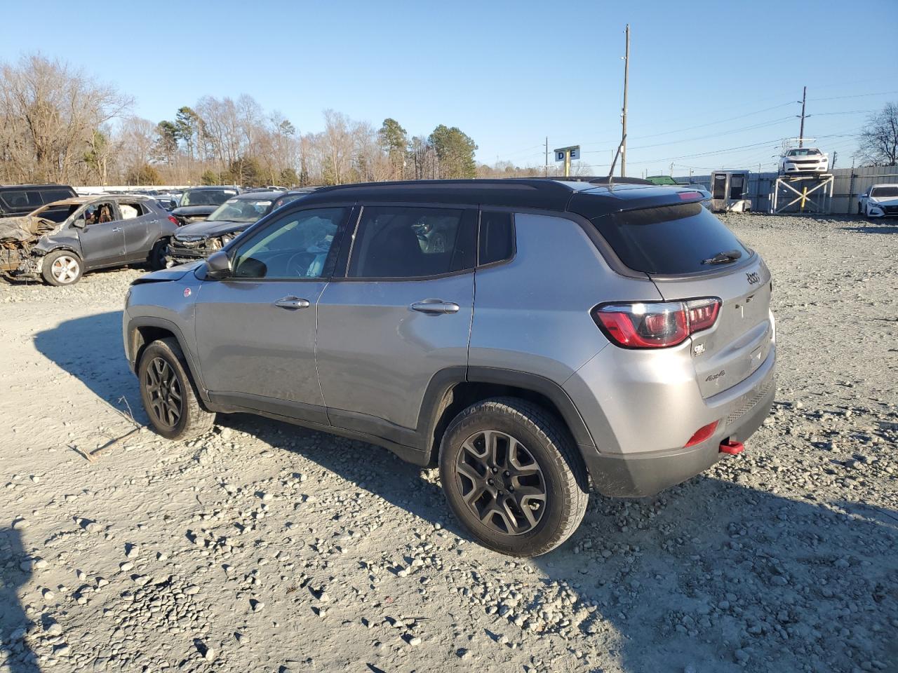 3C4NJDDB1KT671592 2019 JEEP COMPASS - Image 2