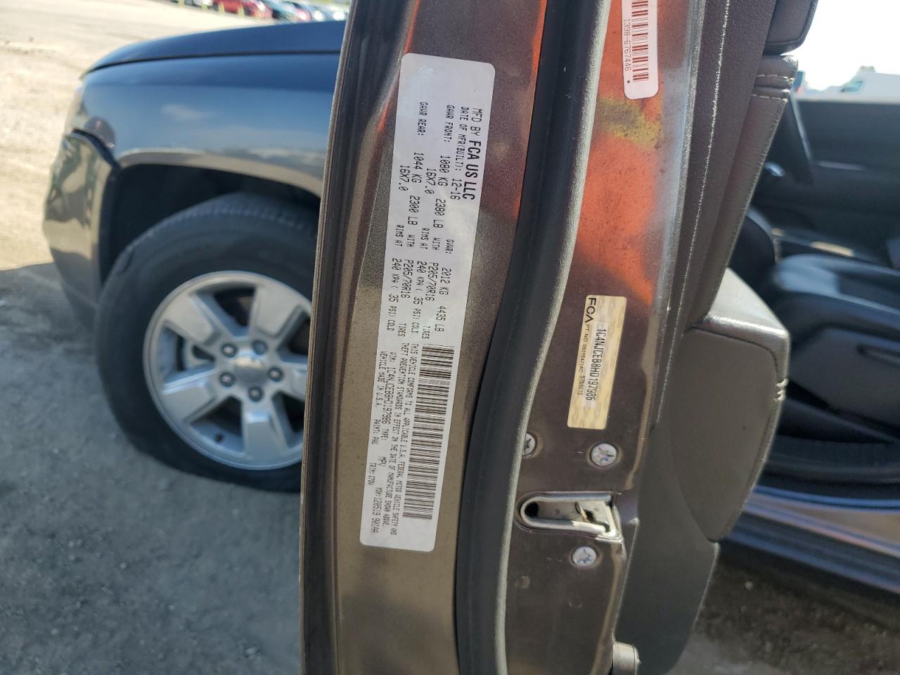 2017 Jeep Compass Latitude VIN: 1C4NJCEB8HD197986 Lot: 41785534