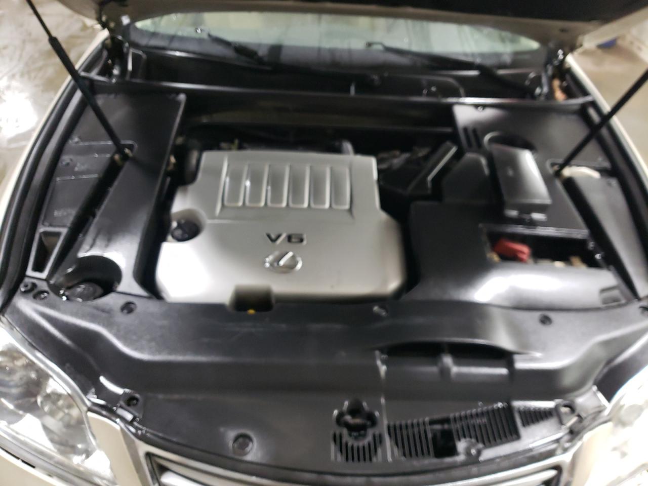 2011 Lexus ES - Image 11