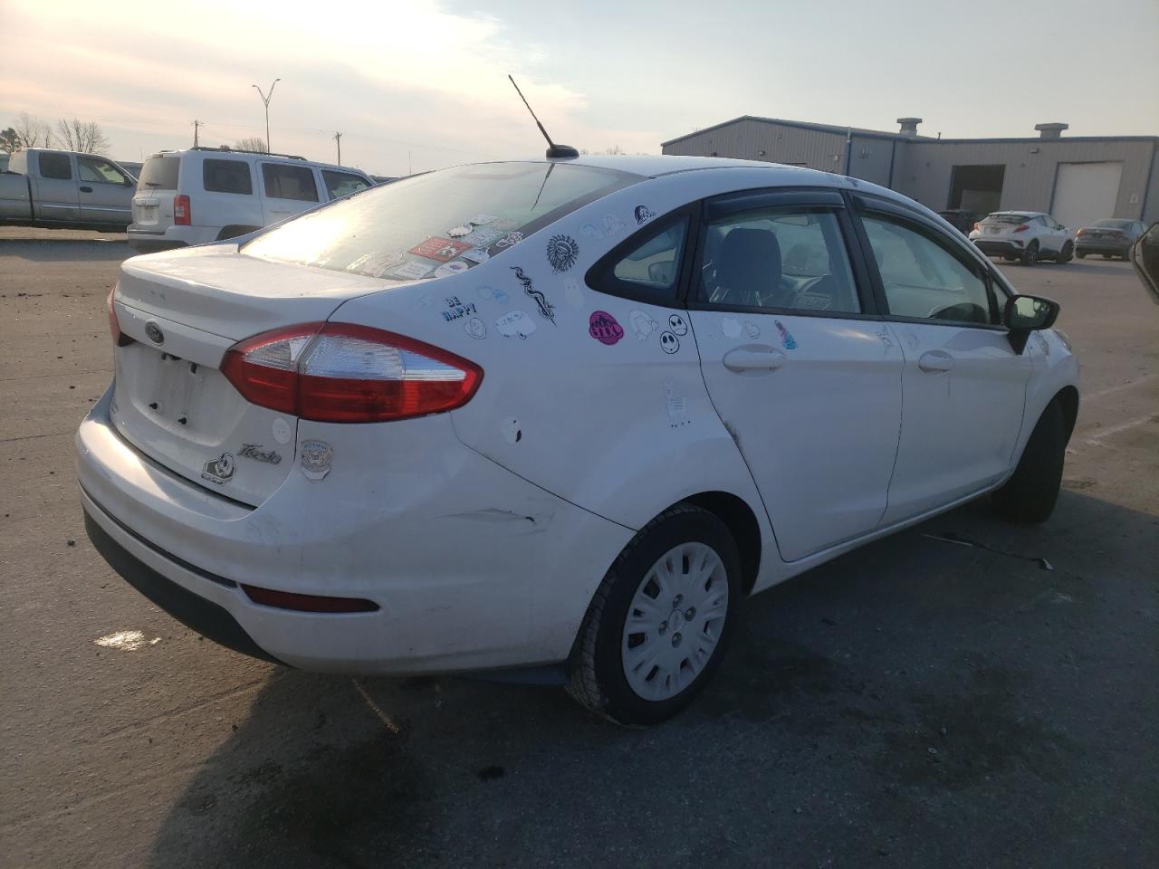 VIN 3FADP4AJ0JM118386 2018 FORD FIESTA no.3