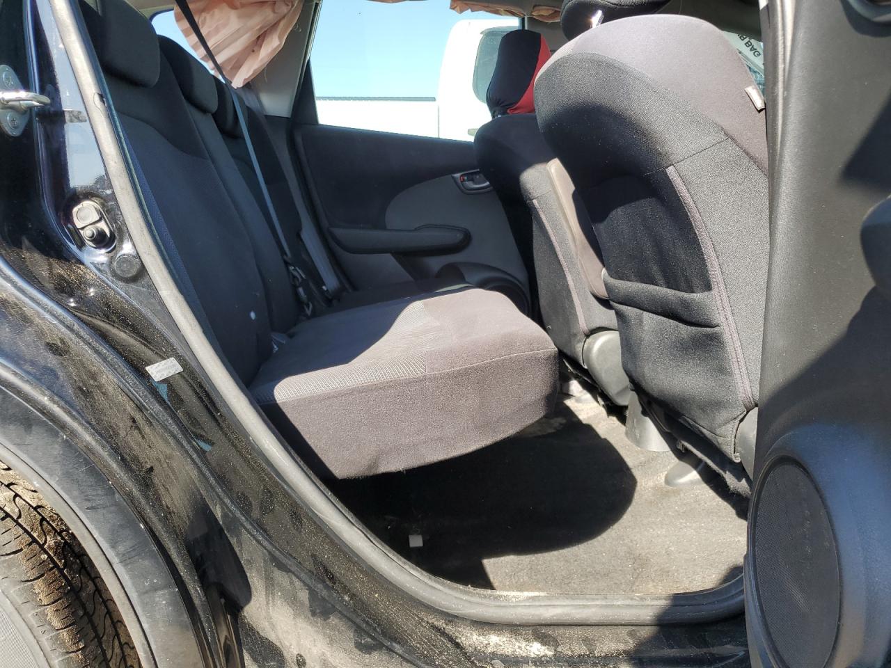 2010 Honda Fit - Image 10