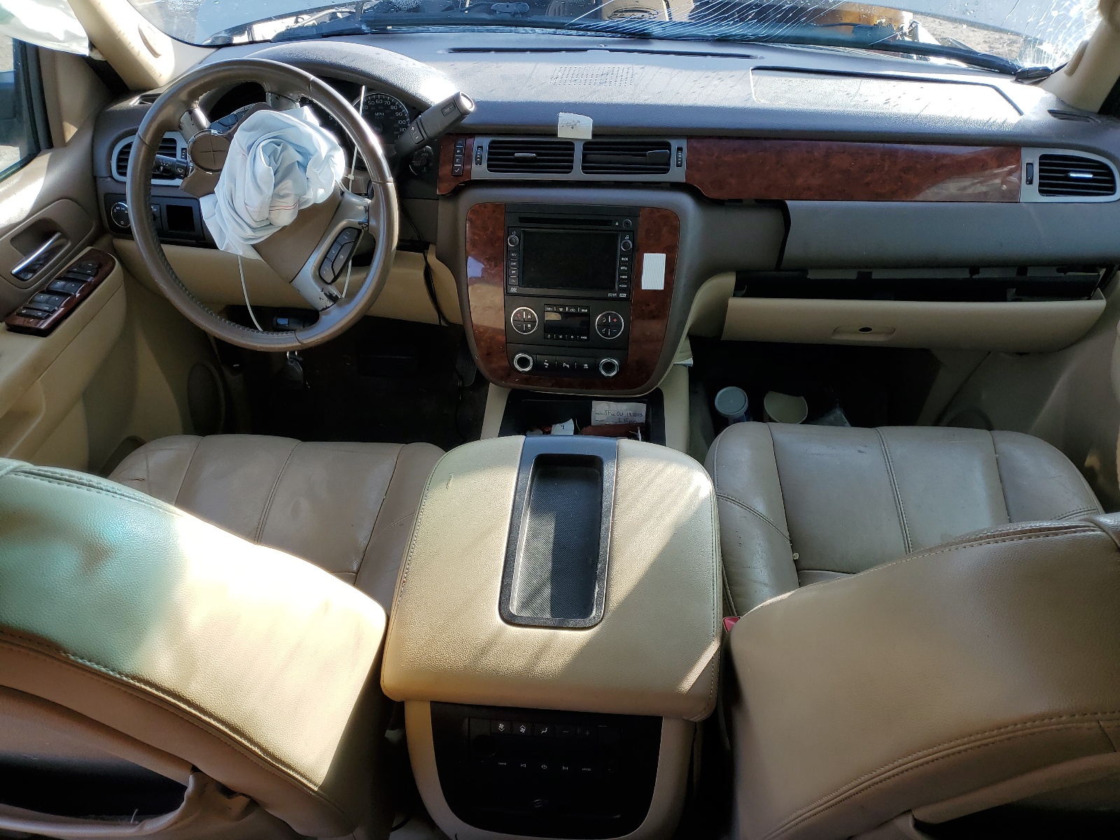 1GNSCJE09BR218393 2011 Chevrolet Suburban C1500 Lt