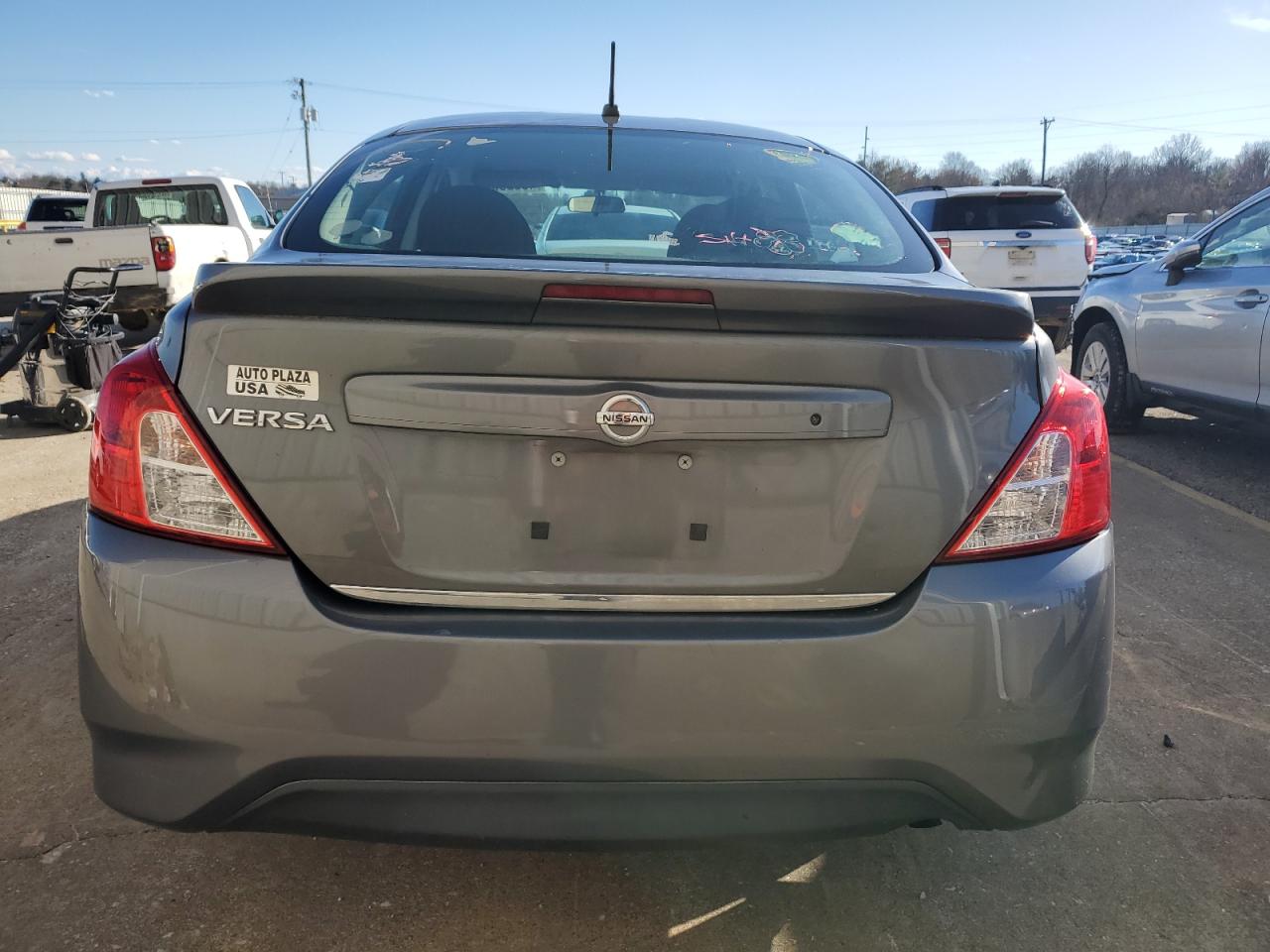 2017 Nissan Versa S VIN: 3N1CN7AP8HL819133 Lot: 43828984