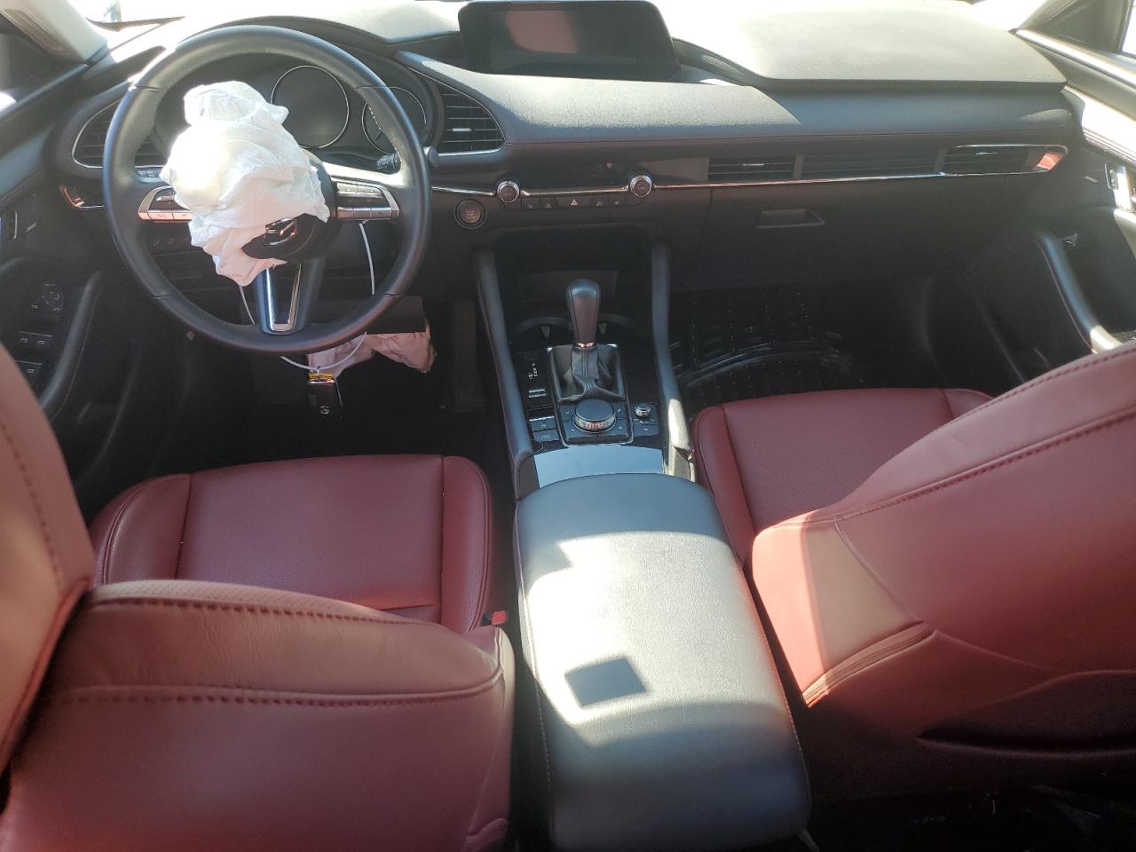 2022 Mazda 3 Preferred VIN: 3MZBPACL5NM300859 Lot: 42647884