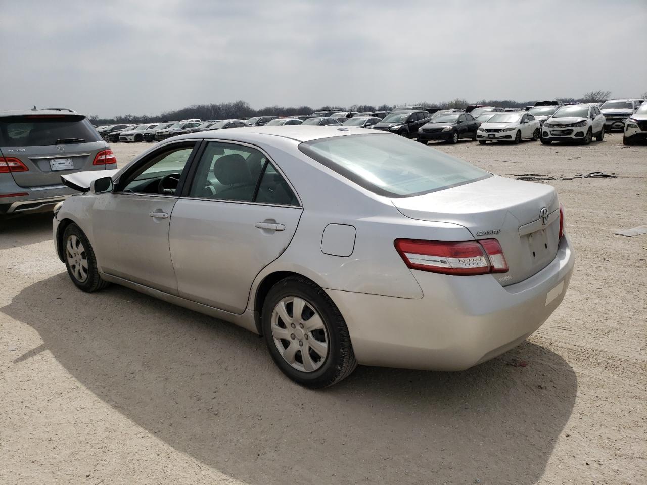 4T1BF3EK1BU126474 2011 Toyota Camry Base