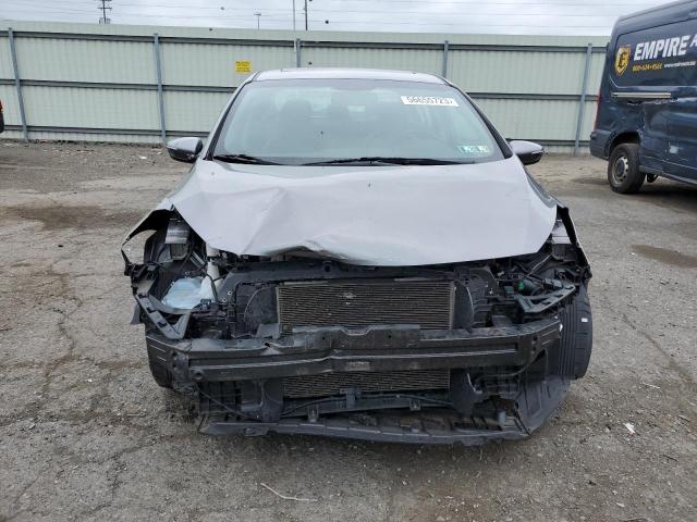 Sedans KIA FORTE 2015 Srebrny