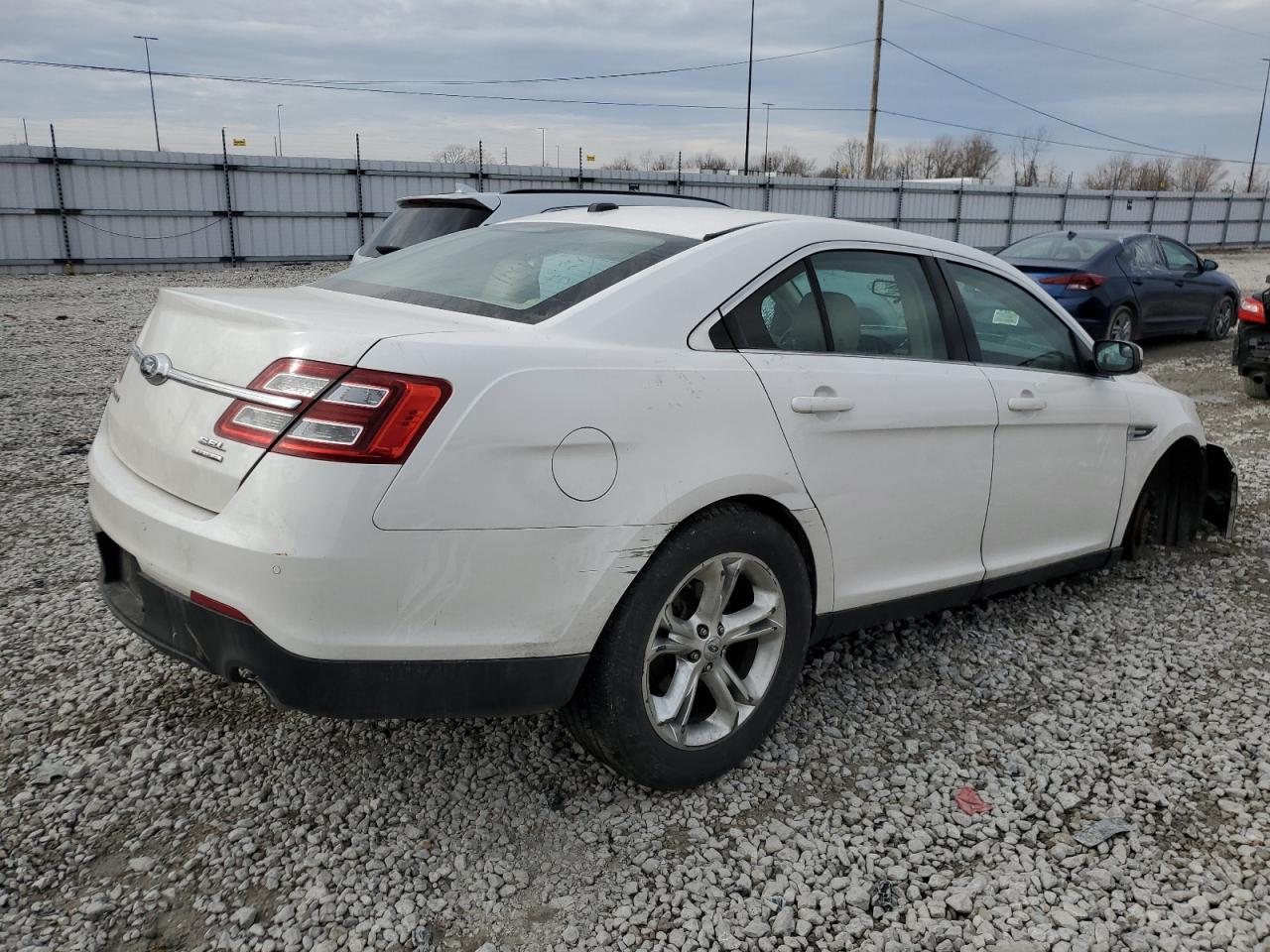 2014 Ford Taurus Sel VIN: 1FAHP2E8XEG173747 Lot: 40985484