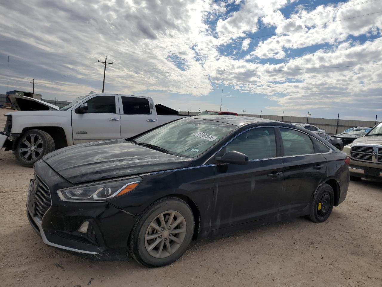 5NPE24AF4KH749139 2019 HYUNDAI SONATA - Image 1