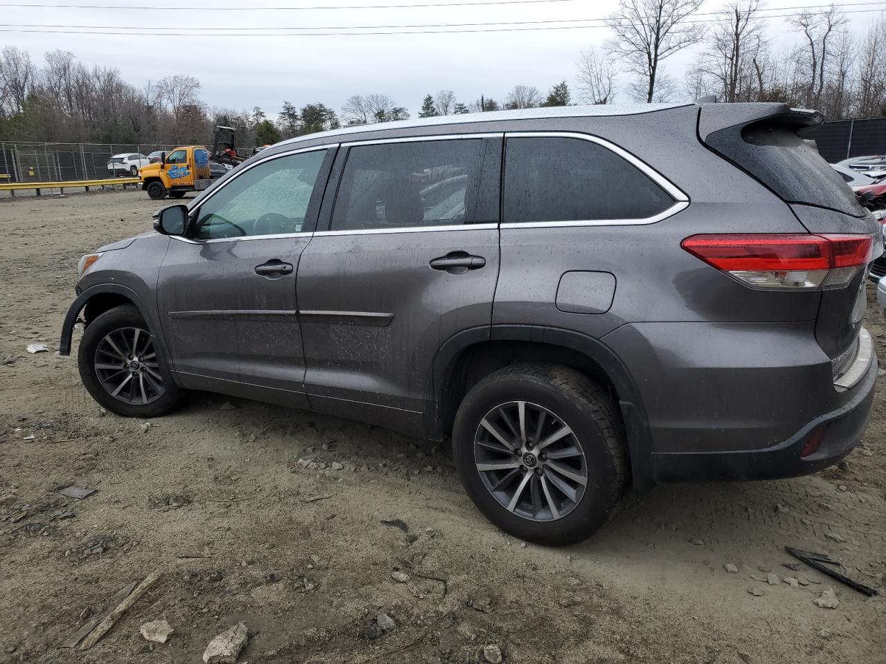 2018 Toyota Highlander Se VIN: 5TDJZRFH6JS877361 Lot: 45930554