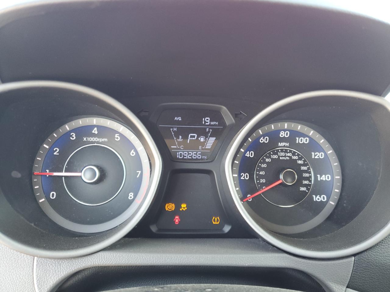 2016 Hyundai Elantra - Image 9