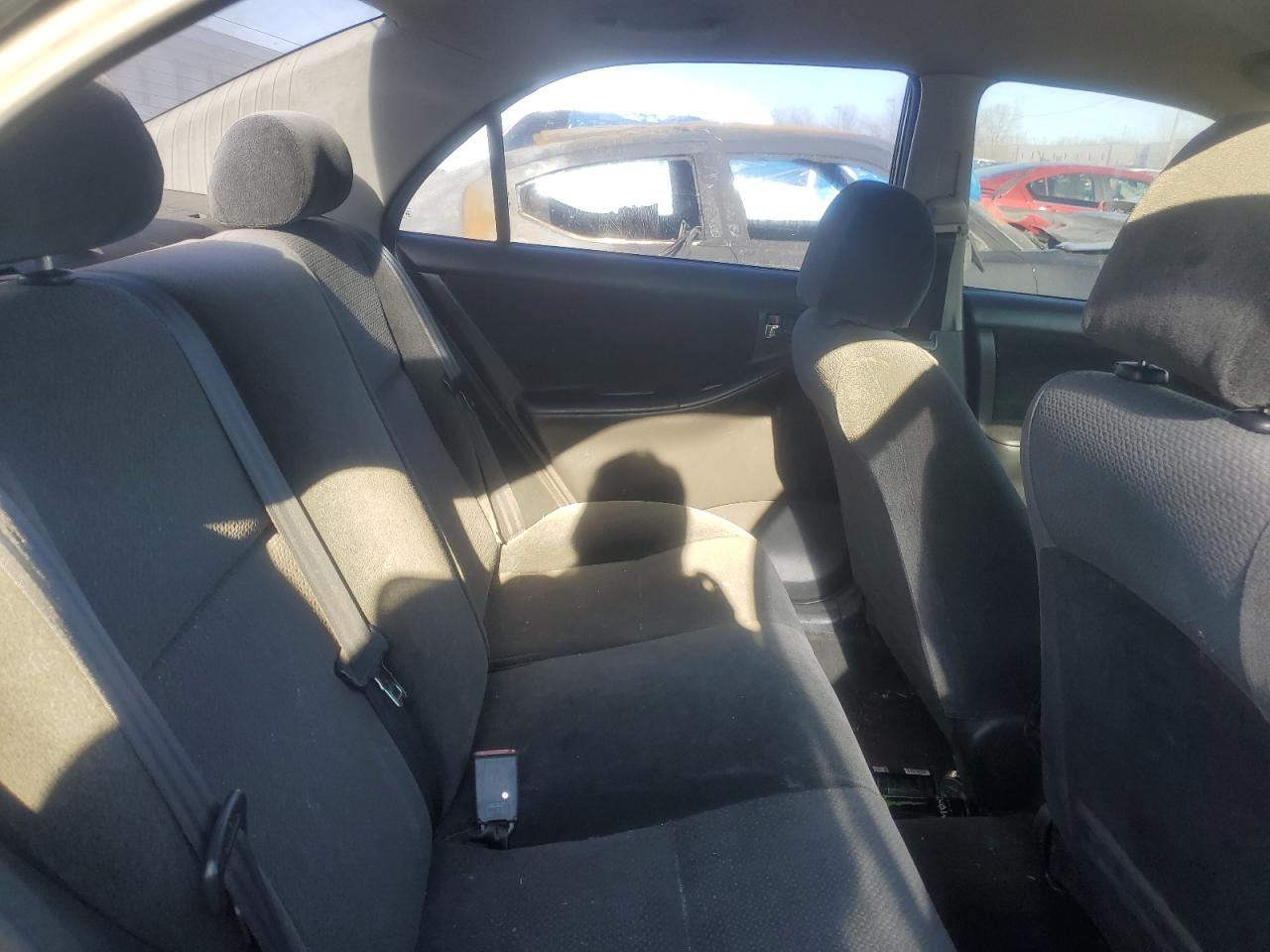 2004 Toyota Corolla - Image 10
