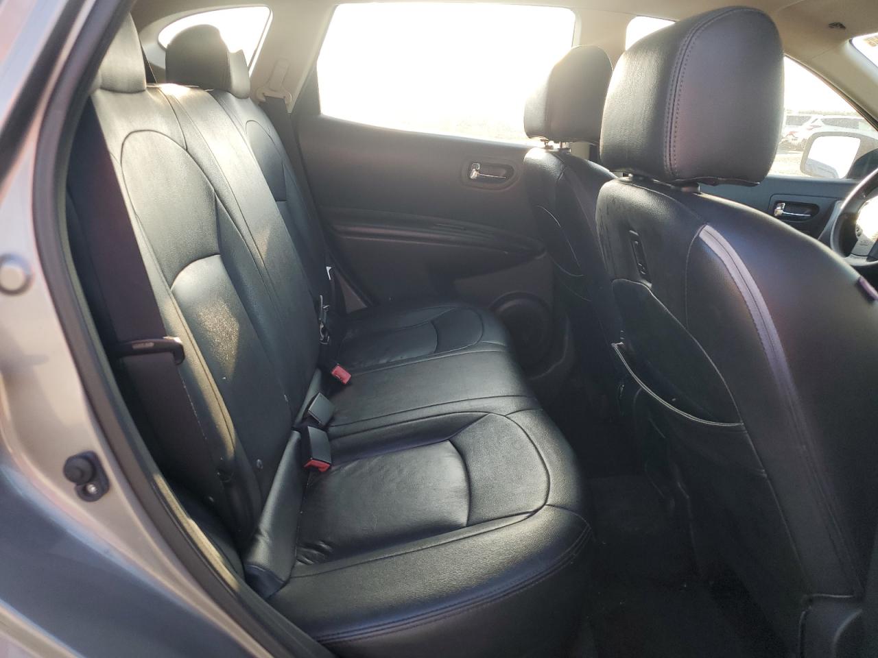 2014 Nissan Rogue - Image 12