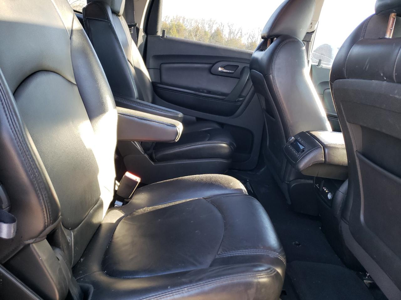 2012 Chevrolet Traverse - Image 11