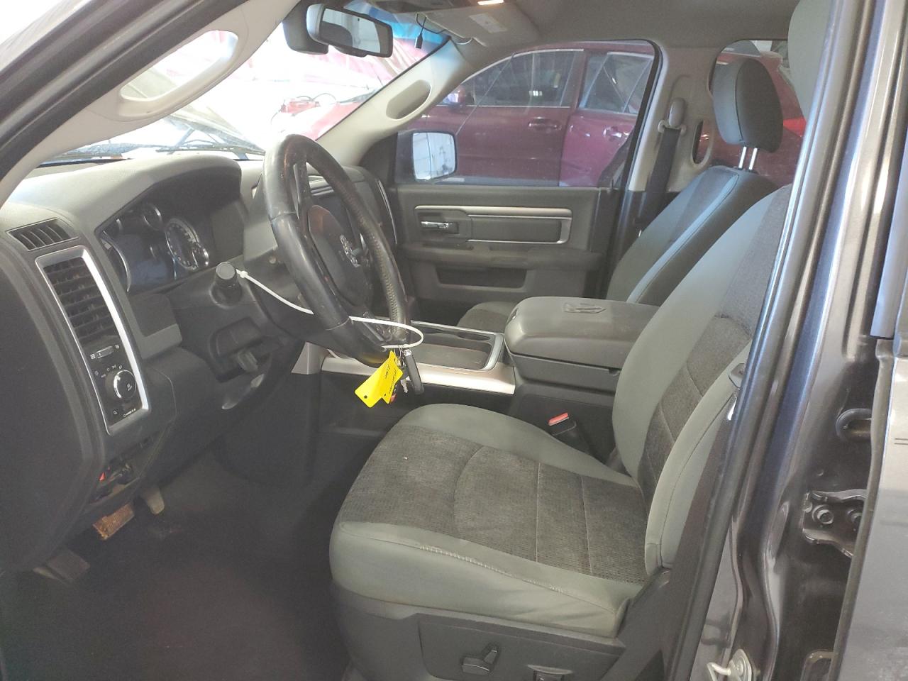 2016 RAM 1500 - Image 7