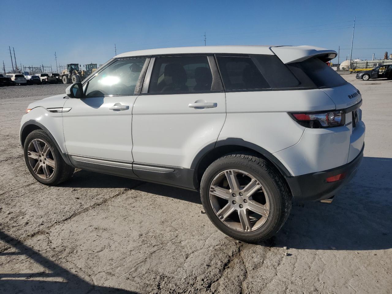 2014 Land Rover Range Rover - Image 2
