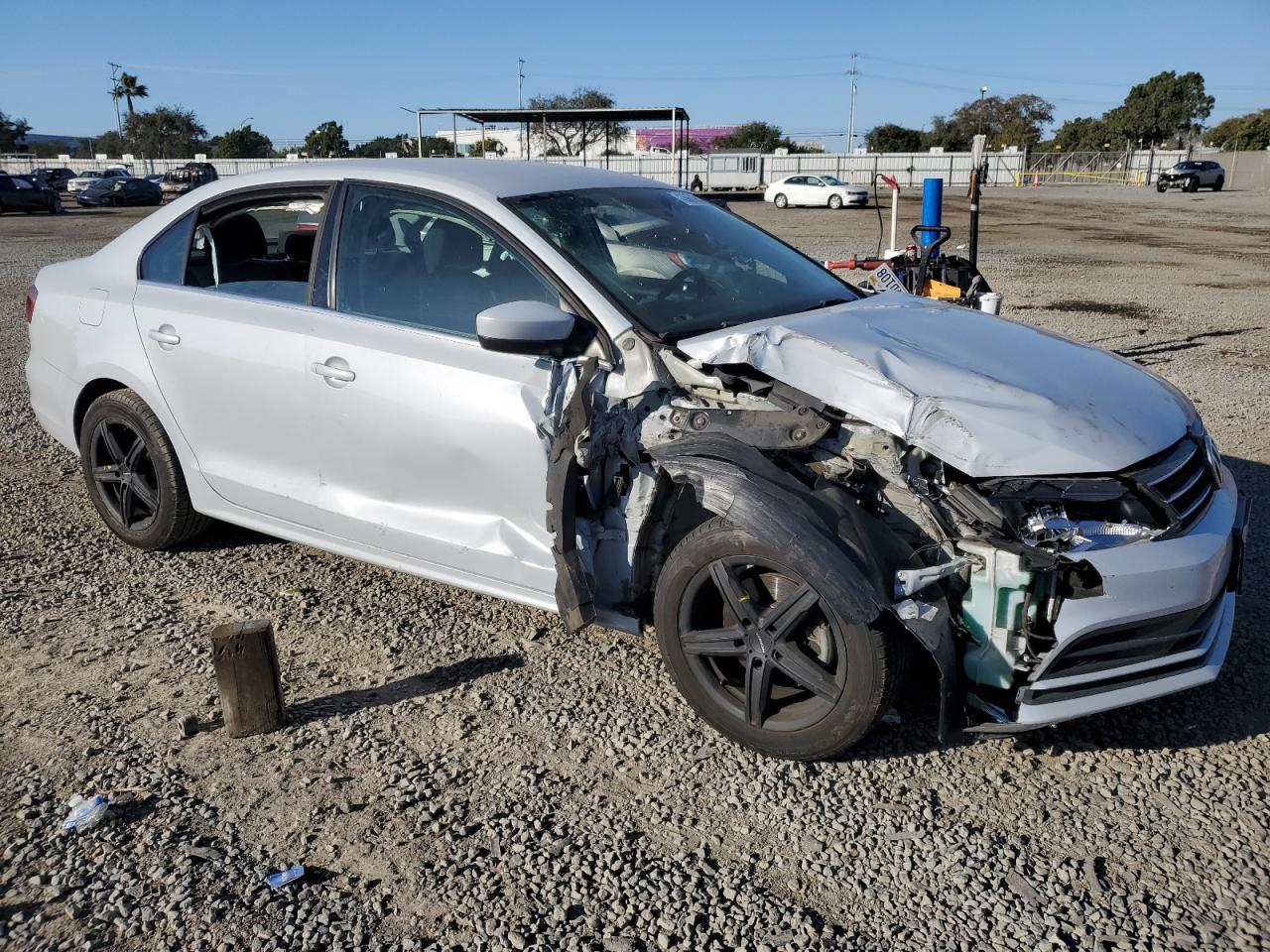 2017 Volkswagen Jetta - Image 4