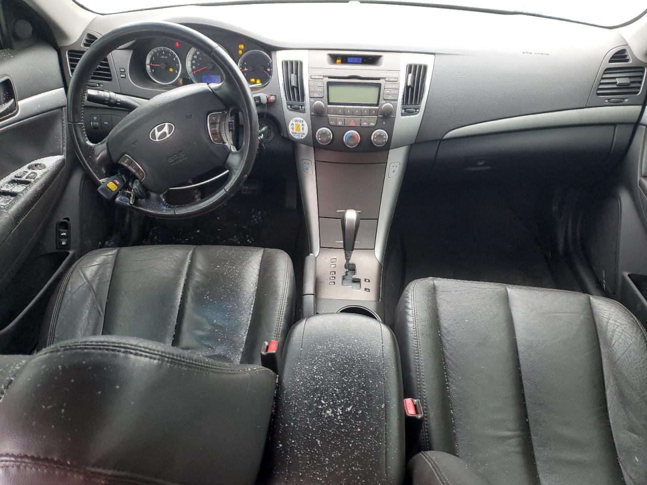 2010 Hyundai Sonata - Image 8