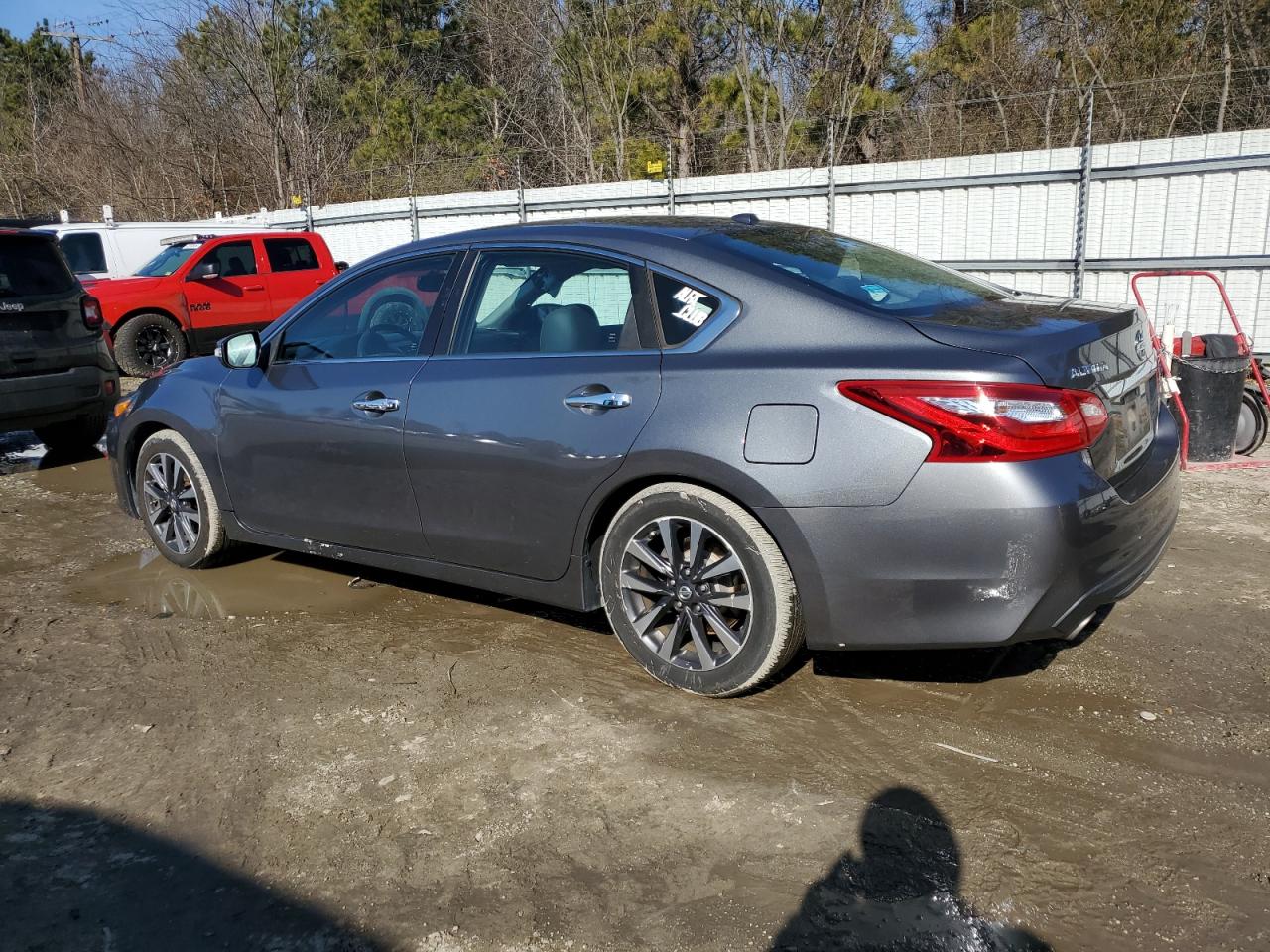 2016 Nissan Altima - Image 2