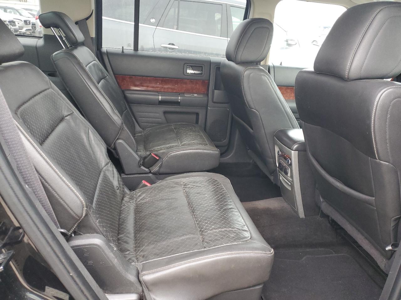 2010 Ford Flex - Image 11