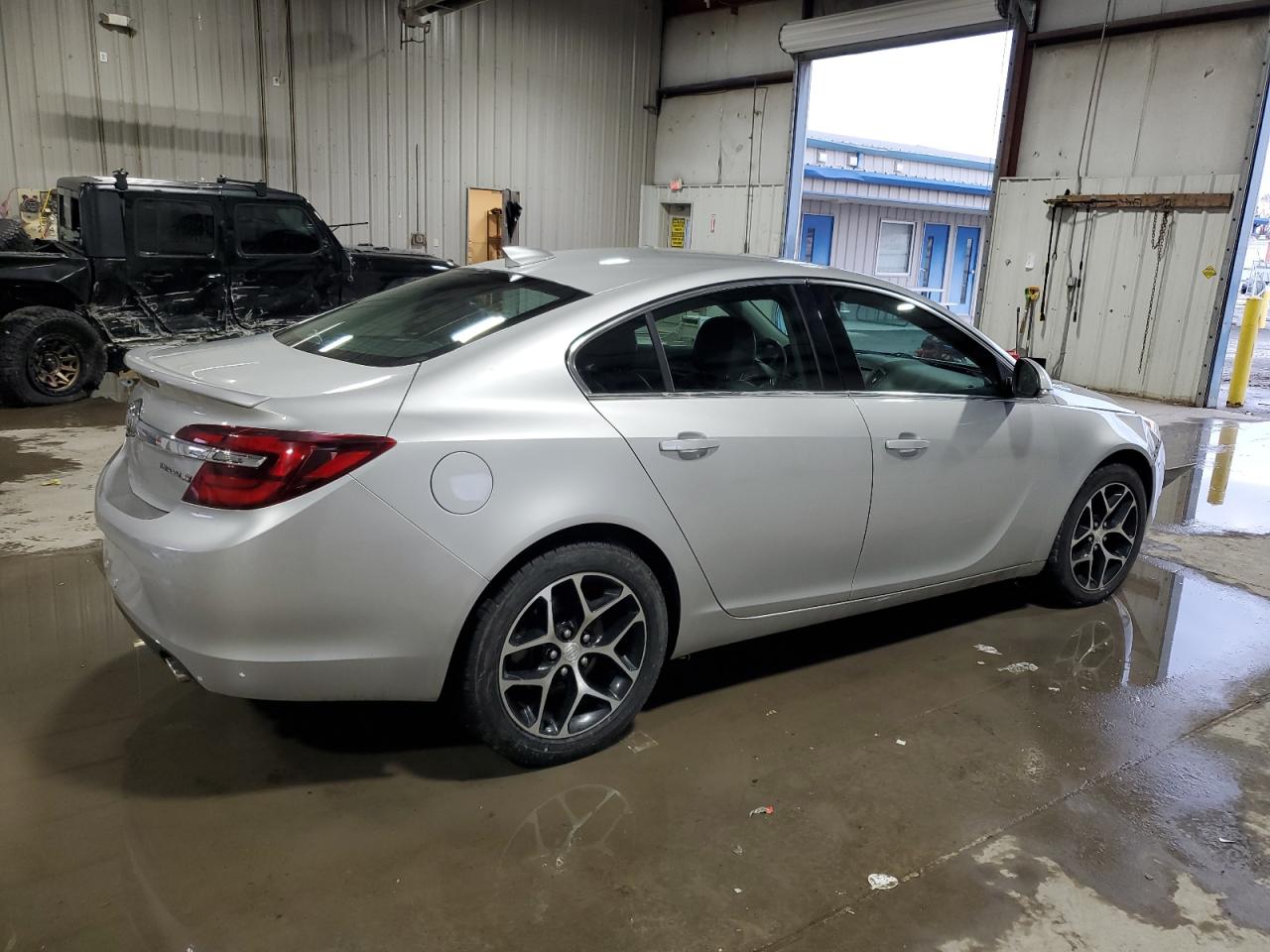 2017 Buick Regal - Image 3
