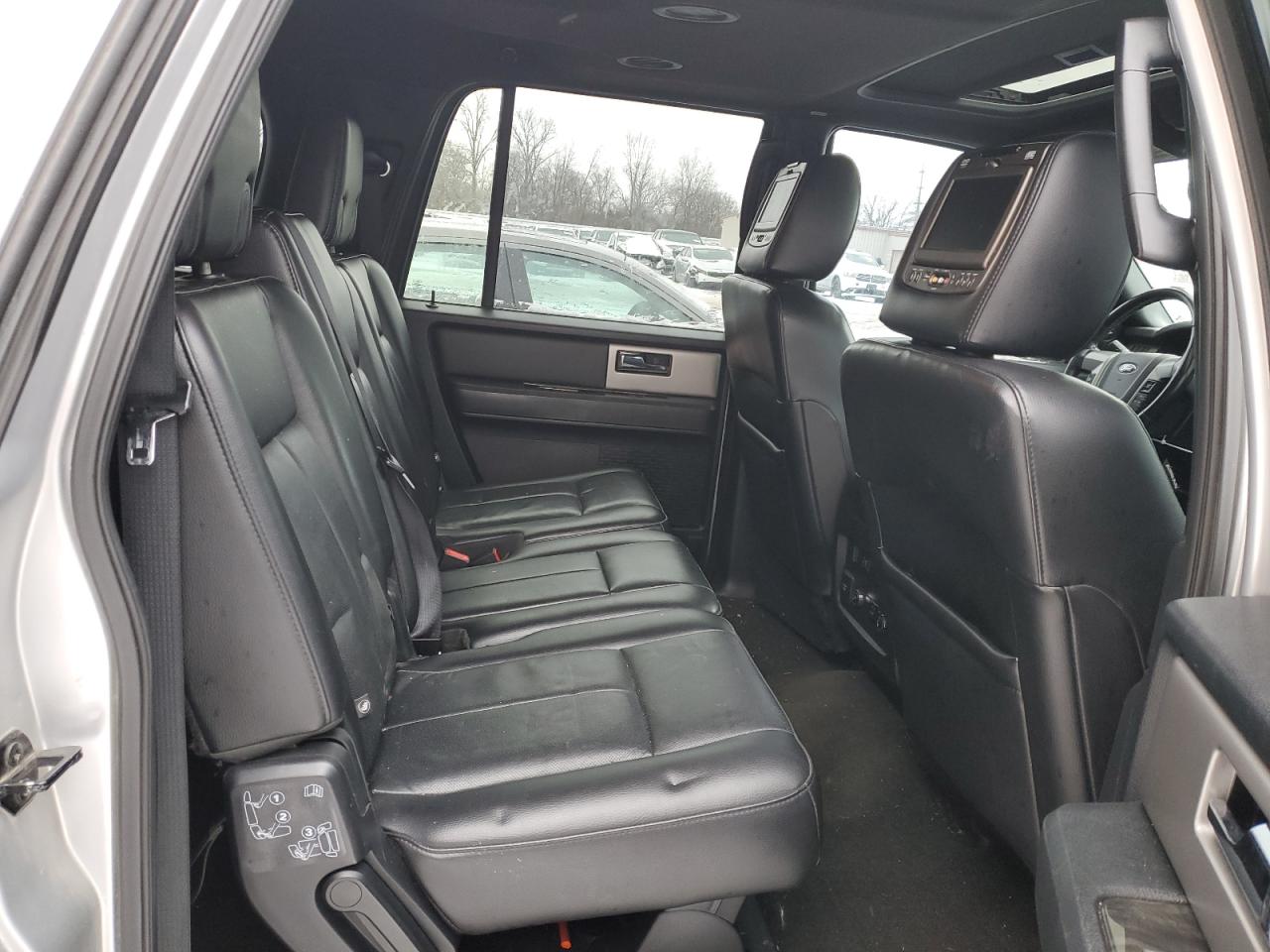 2015 Ford Expedition - Image 11