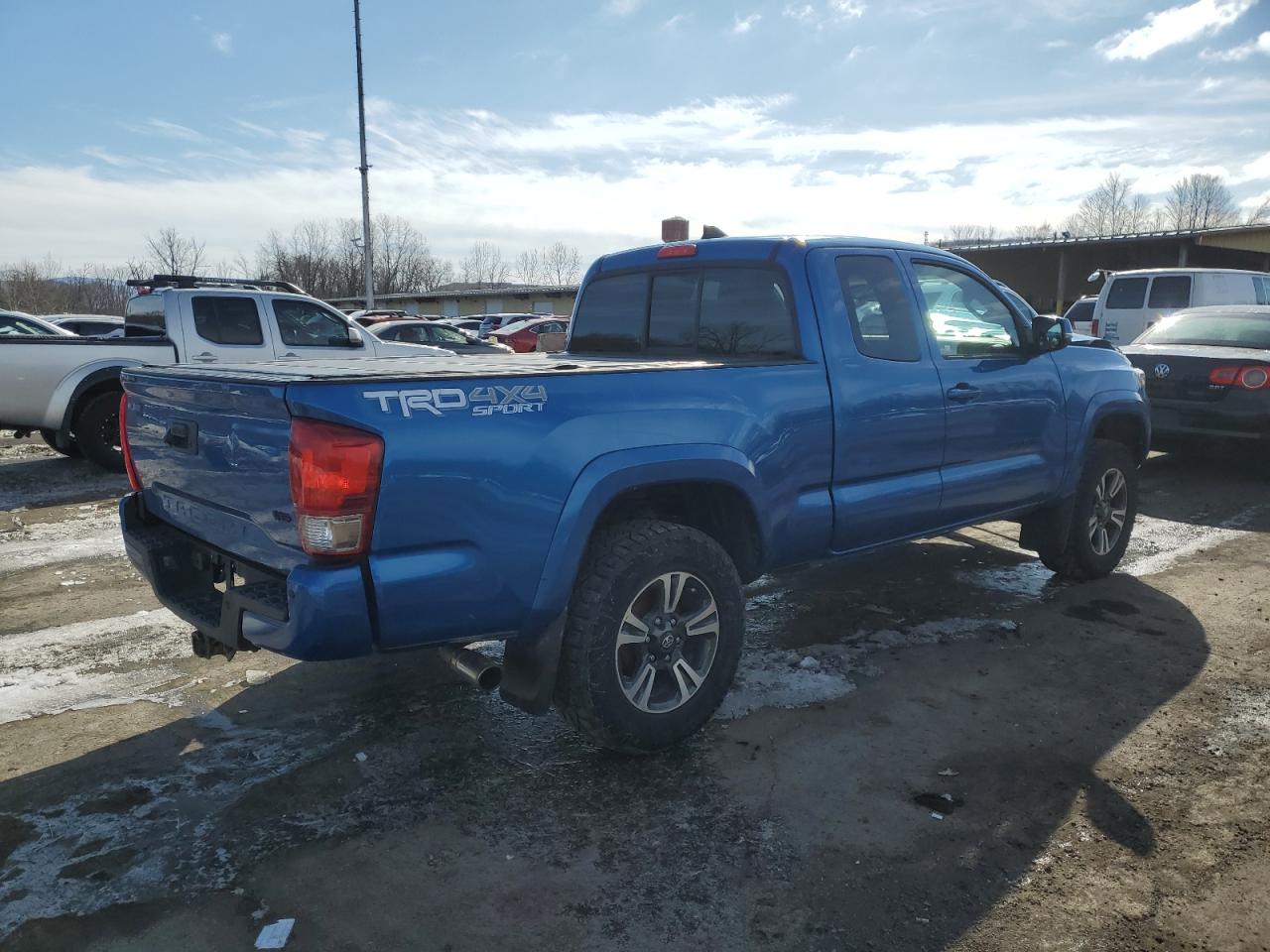 2016 Toyota Tacoma - Image 3