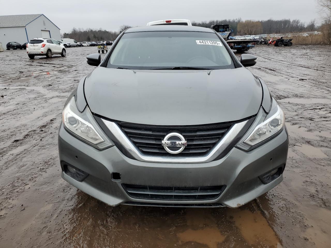 2017 Nissan Altima - Image 5