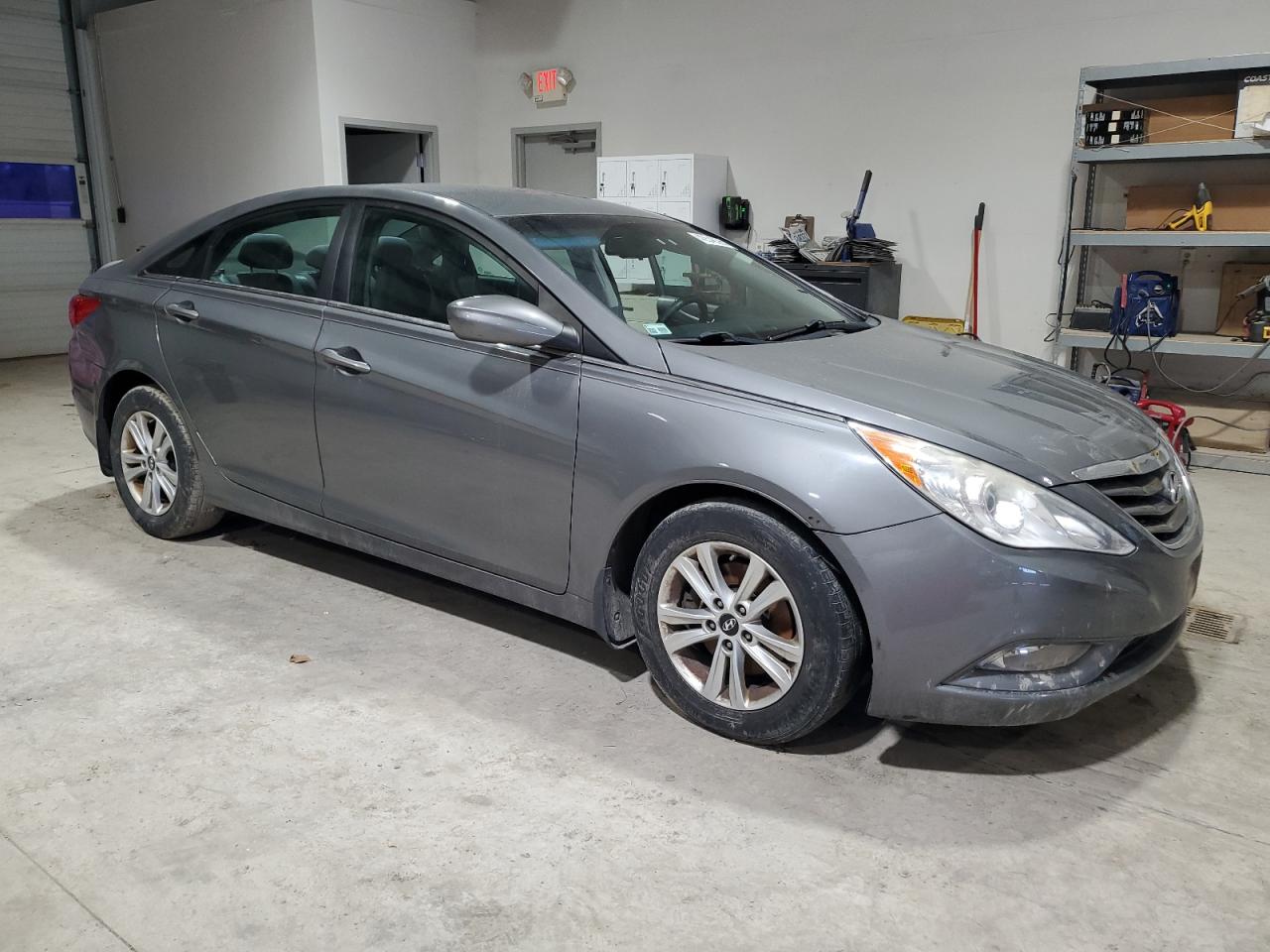 2013 Hyundai Sonata - Image 4