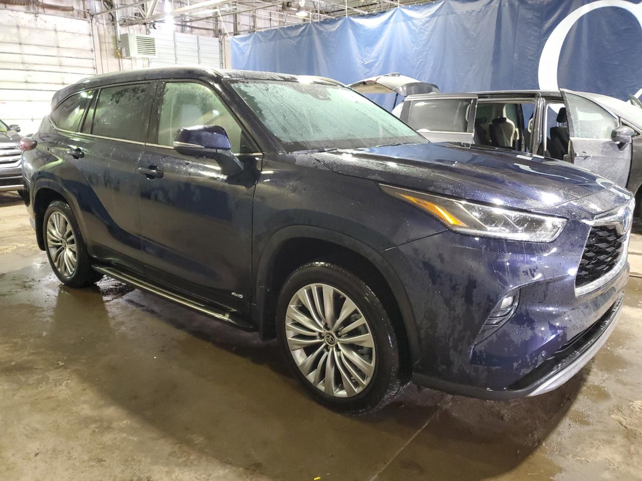 2024 Toyota Highlander - Image 4