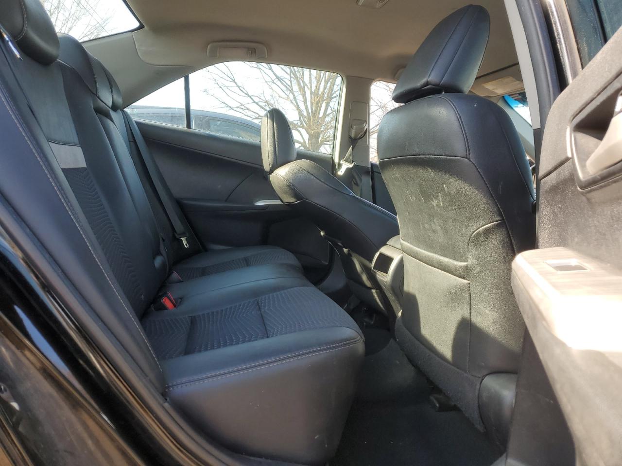 2013 Toyota Camry - Image 10