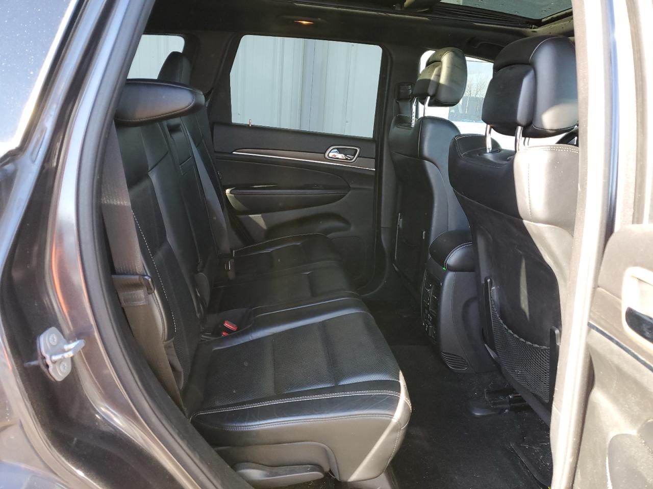 2015 Jeep Grand Cherokee - Image 11