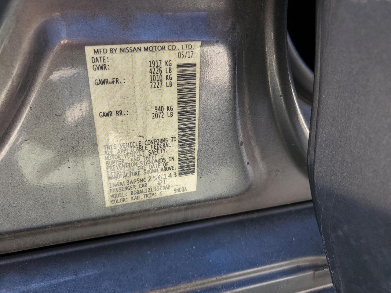 2017 Nissan Altima - Image 13