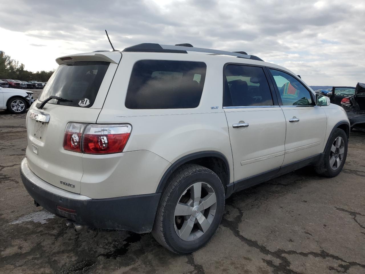 2011 GMC Acadia - Image 3