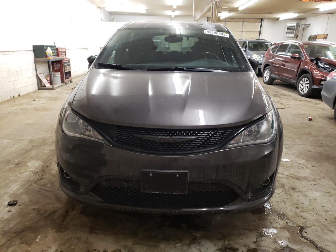 2019 Chrysler Pacifica - Image 5