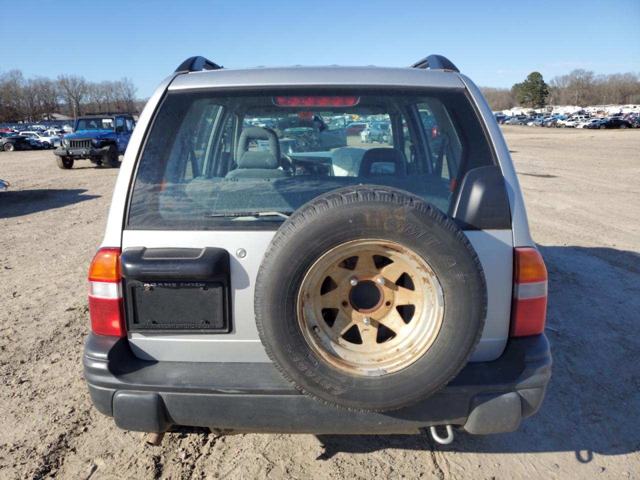2004 Chevrolet Tracker - Image 6