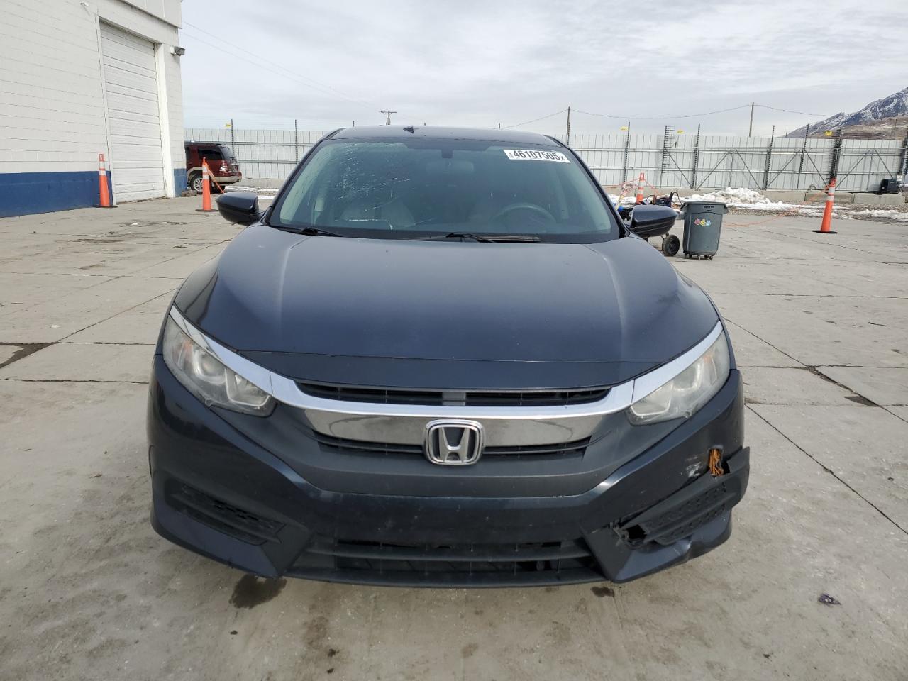 2HGFC2F55HH561366 HONDA CIVIC 2017
