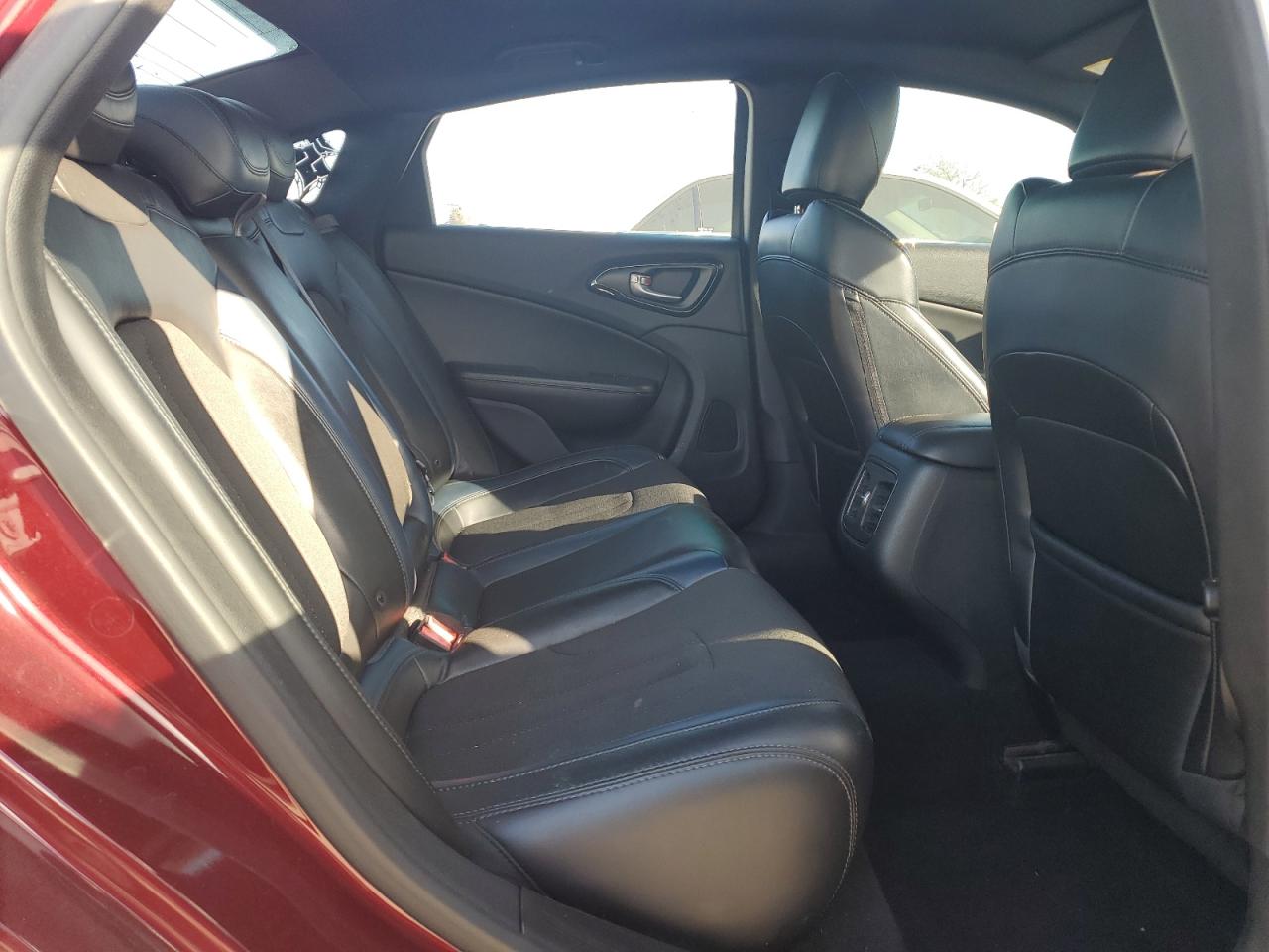 2015 Chrysler 200 - Image 10