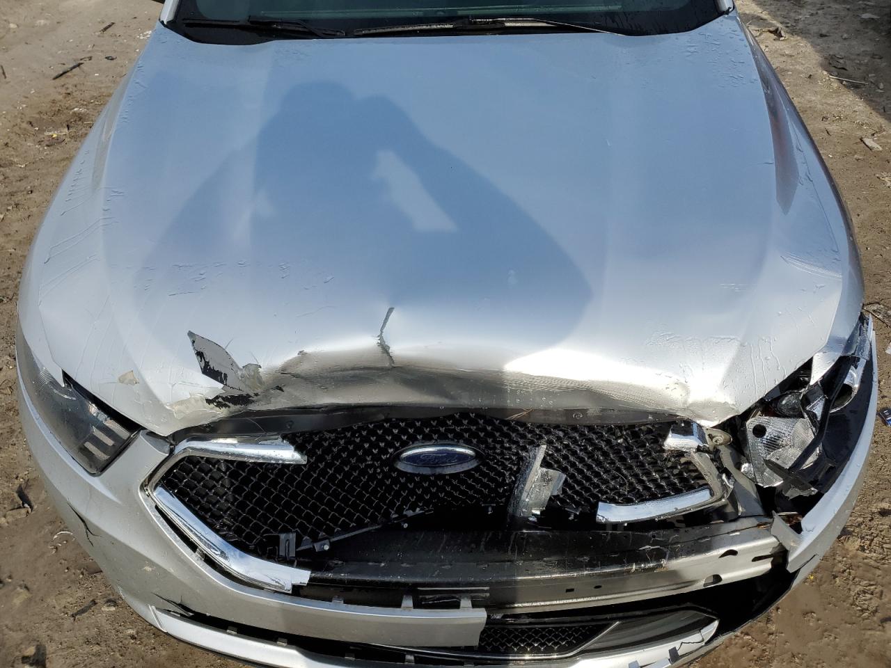 2015 Ford Taurus - Image 11