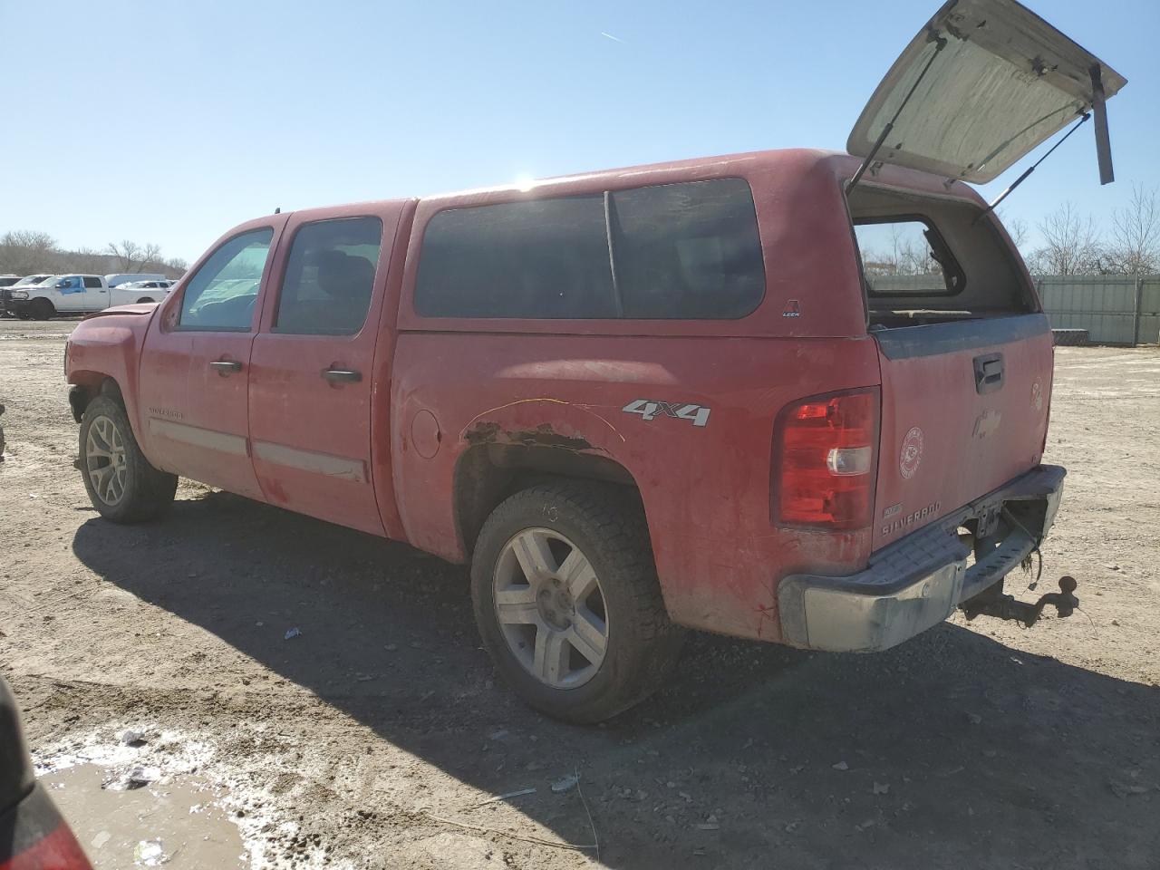 2011 Chevrolet Silverado - Image 2