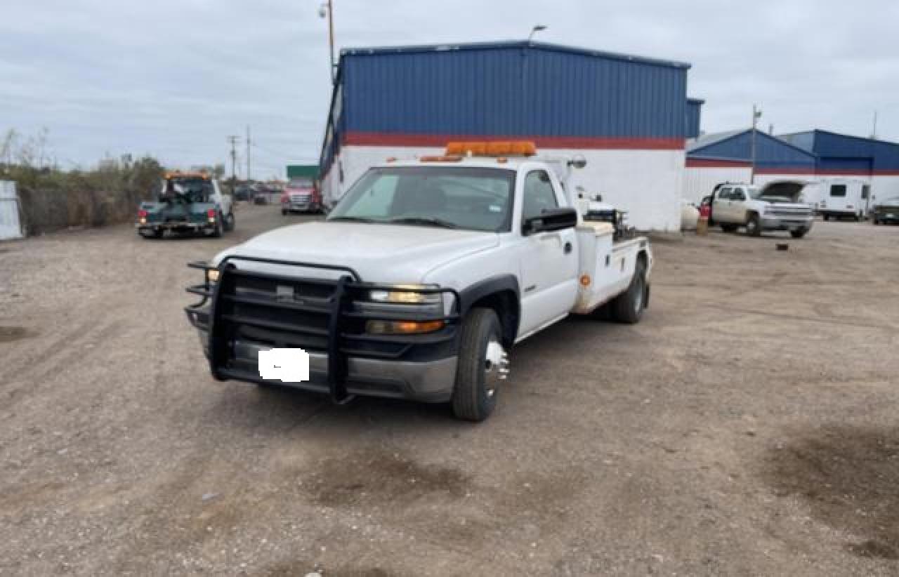 2001 Chevrolet Silverado - Image 2