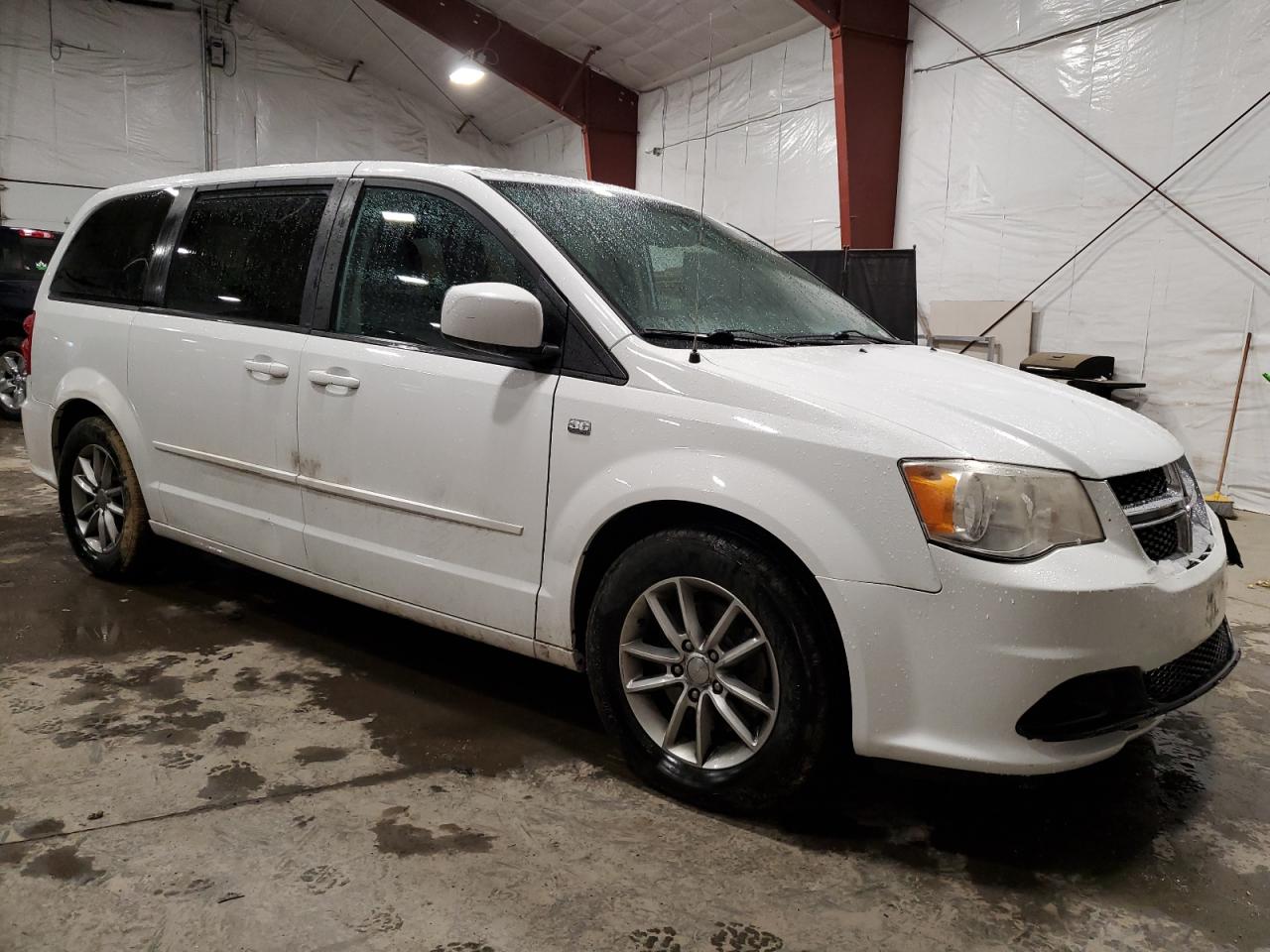 2014 Dodge Caravan - Image 4
