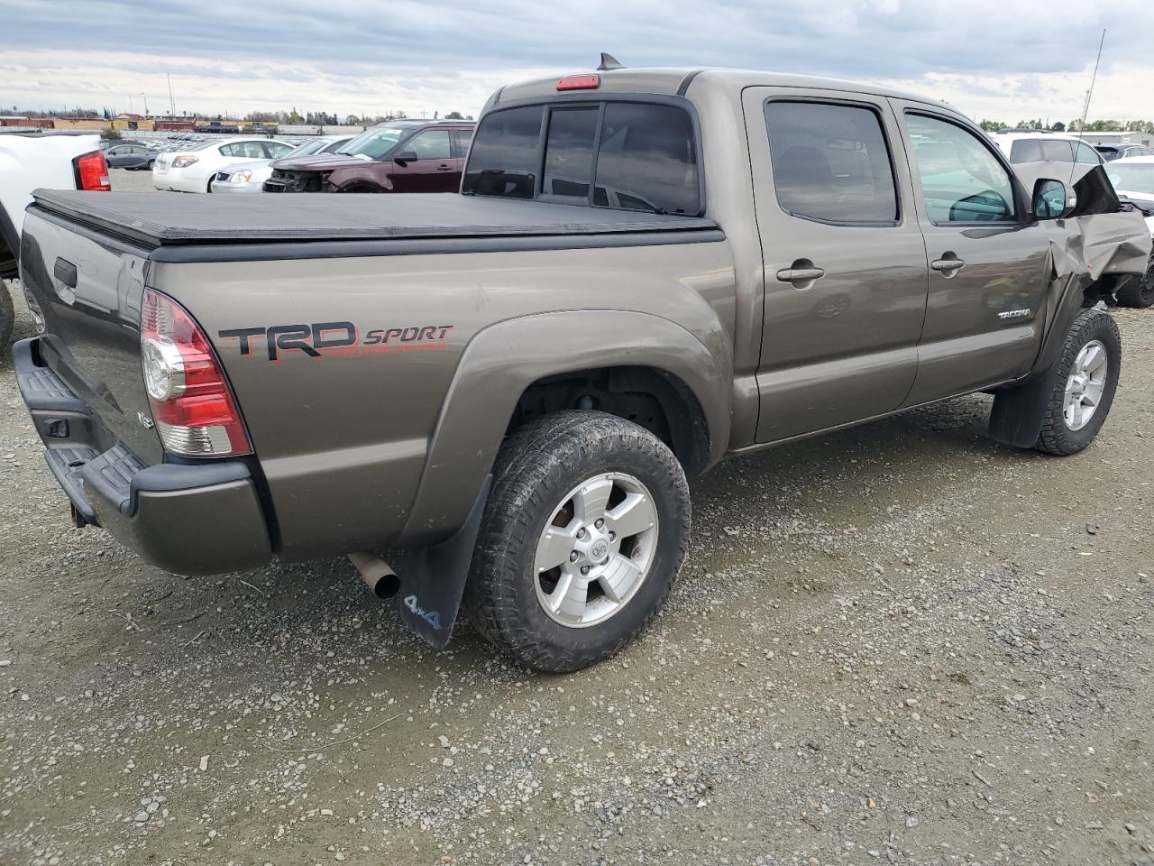 2015 Toyota Tacoma - Image 3